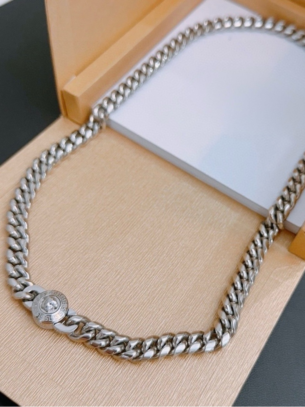 New Men’s Medusa choker Silver Chain Necklace Medallion jewelry clamp lock 23in